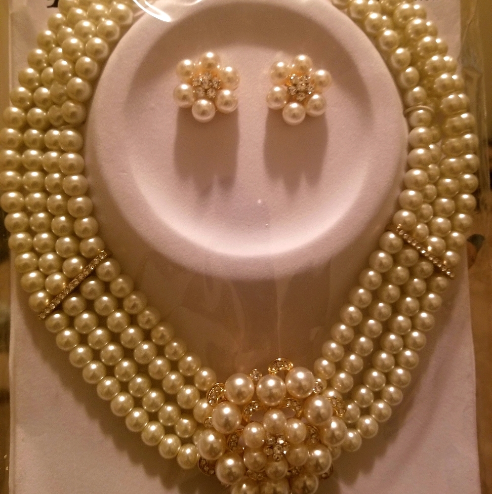 Brand new pearl and earring set